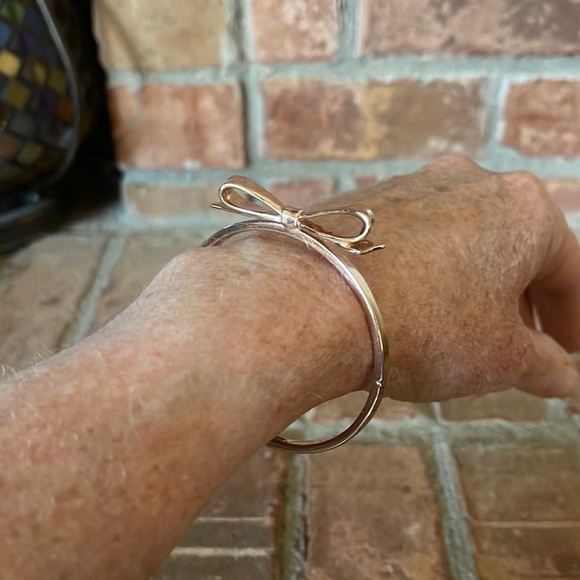 Kate Spade Rose Gold Tone Mini Bow Bangle Bracelet - Picture 1 of 5